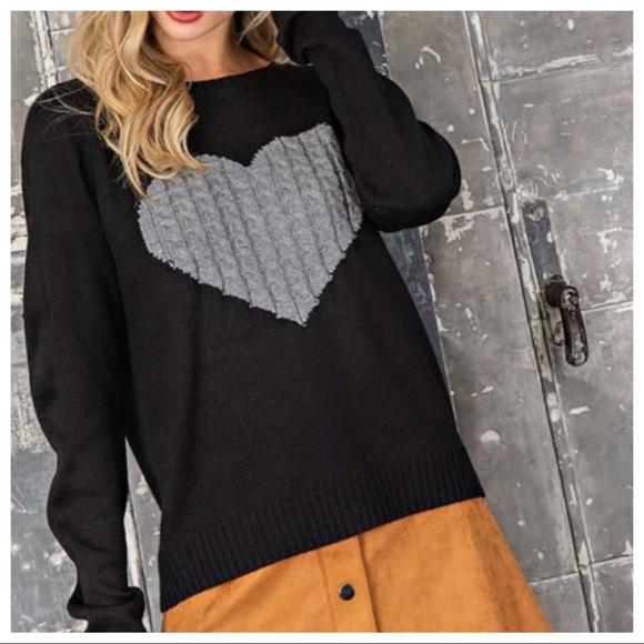 ShopEvelynne Sweaters - Boho Sweater With a Ribbed Knit Heart Detail